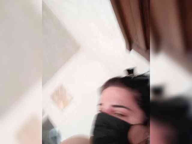 Laura35 webcam