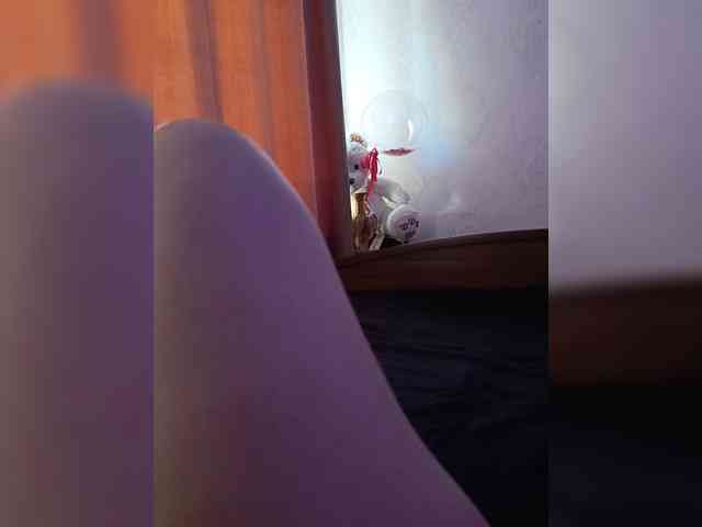 Laura35 webcam