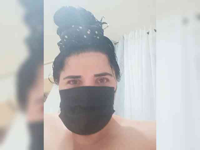 Laura35 webcam