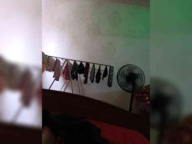 Laura35 webcam