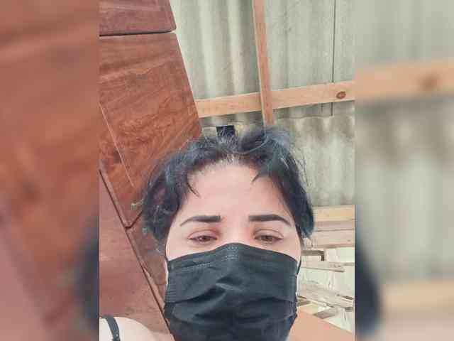 Laura35 webcam