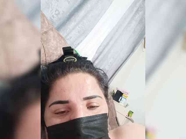 Laura35 webcam