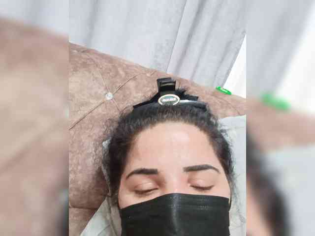 Laura35 webcam