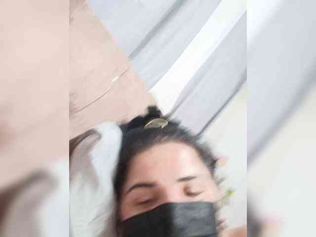 Laura35 webcam