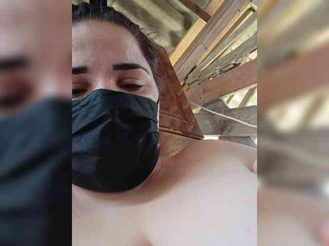 Laura35 webcam