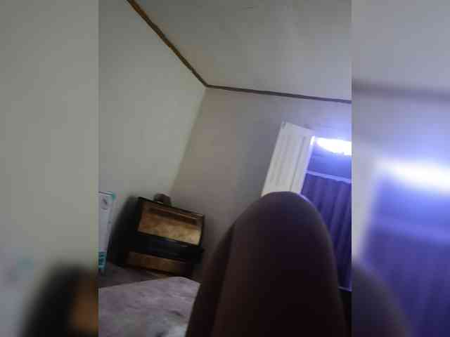 Laura35 webcam