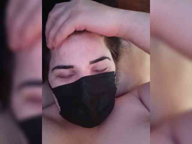 Laura35 webcam