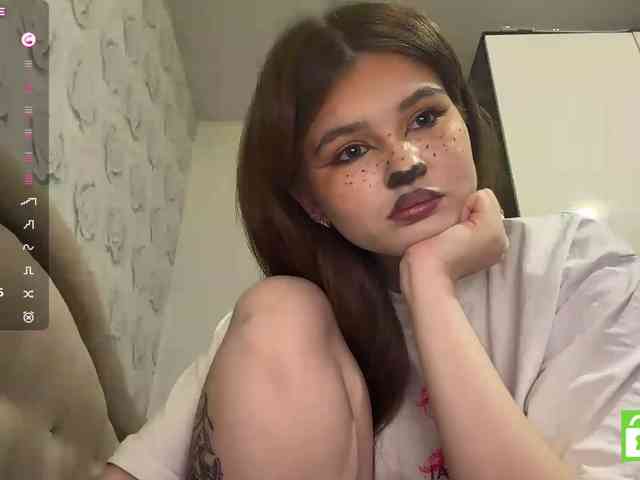 ShareeRivali webcam