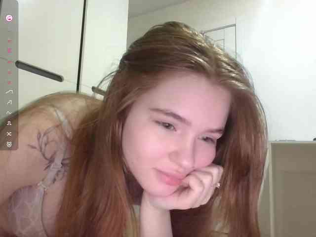 ShareeRivali webcam