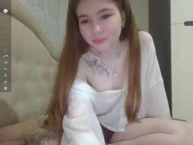 ShareeRivali webcam