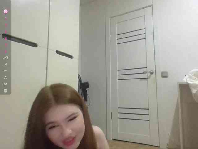 ShareeRivali webcam