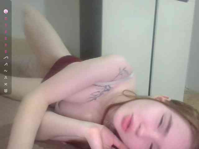 ShareeRivali webcam