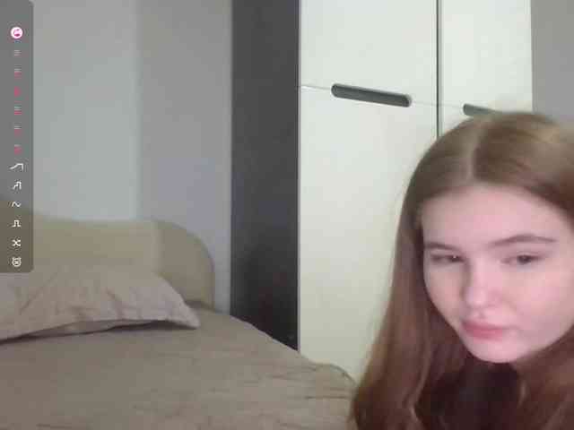 ShareeRivali webcam
