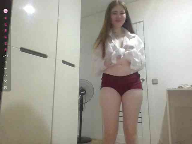 ShareeRivali webcam