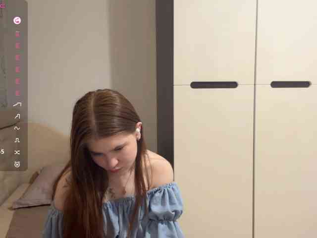 ShareeRivali webcam