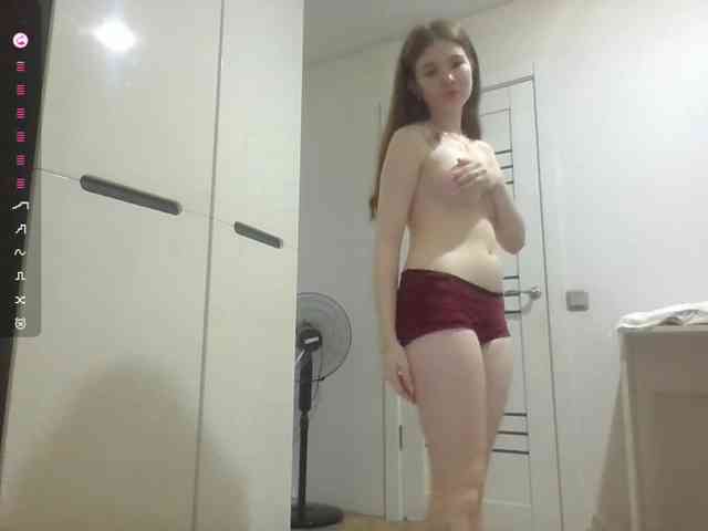 ShareeRivali webcam