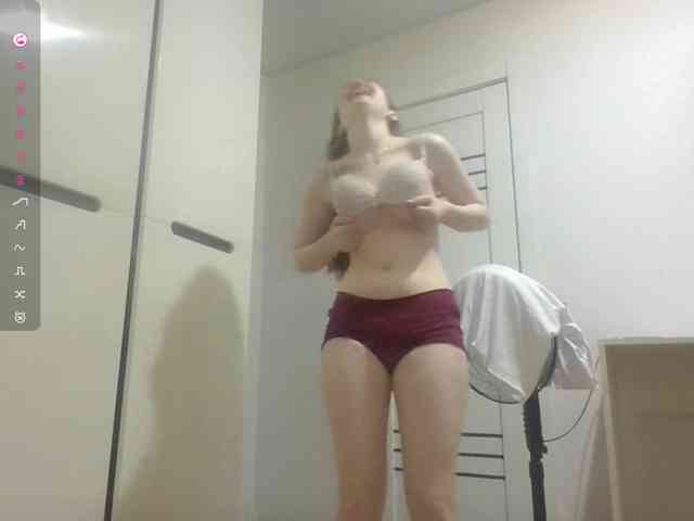 ShareeRivali webcam