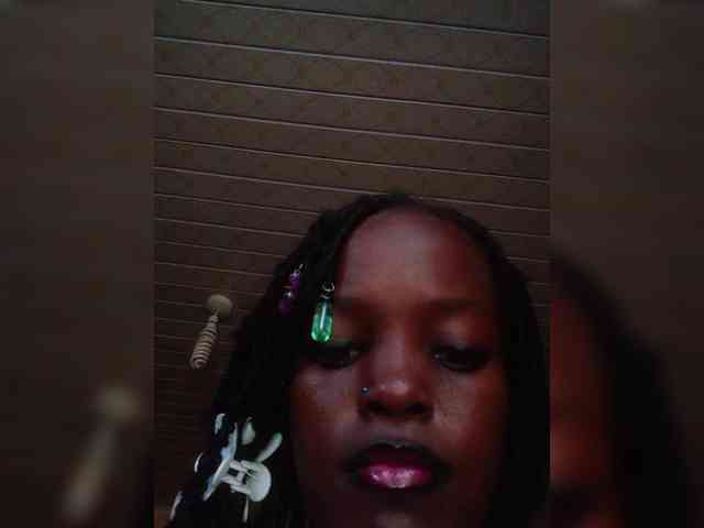 AfricanBarbieDoll webcam