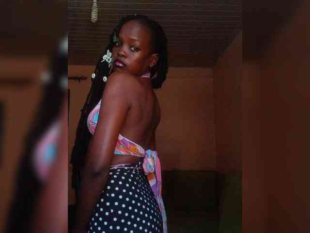 AfricanBarbieDoll webcam