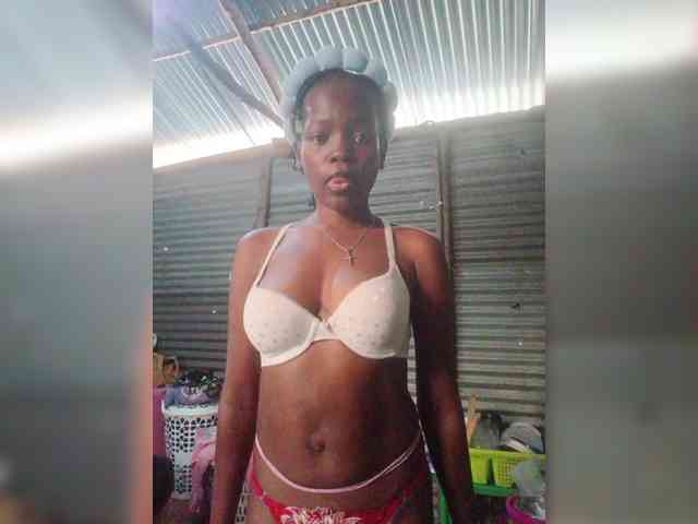 AfricanBarbieDoll webcam