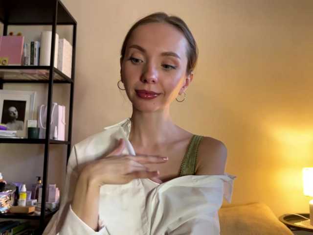 AdrianaScott live cam on BongaCams