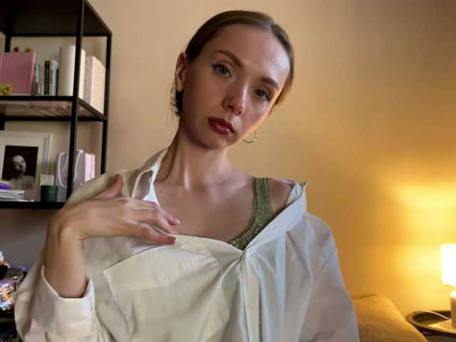 AdrianaScott live cam on BongaCams