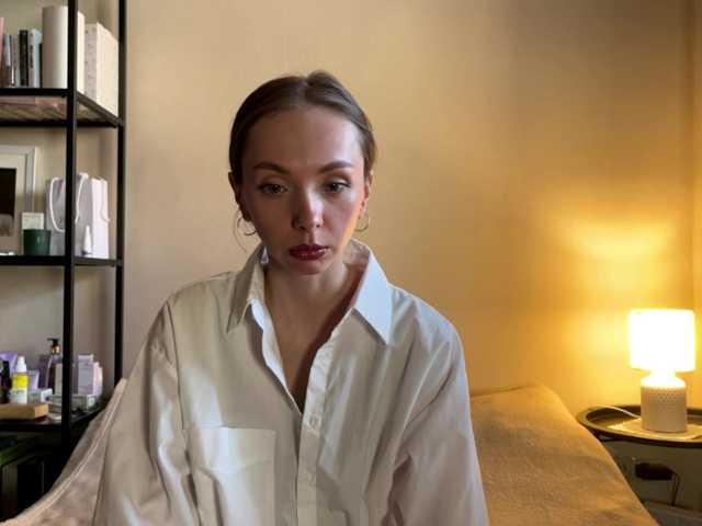 AdrianaScott live cam on BongaCams