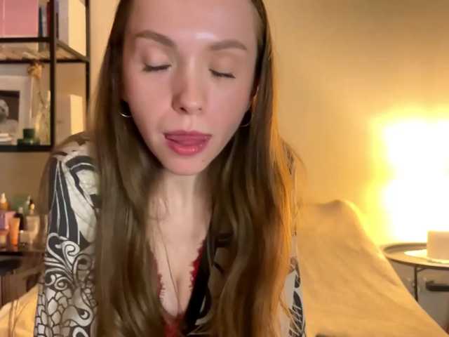 AdrianaScott live cam on BongaCams