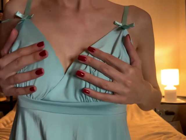 AdrianaScott live cam on BongaCams