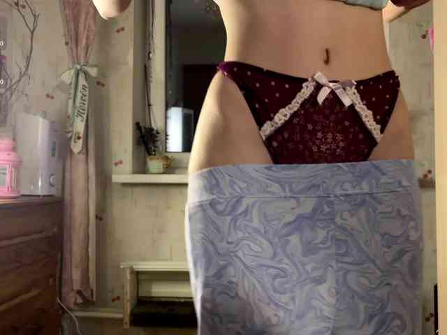 Modèle: AdrianaScott
