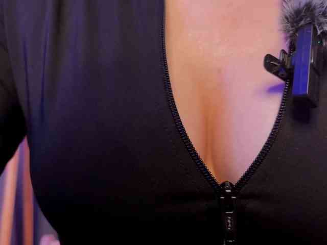 LanaLutz webcam