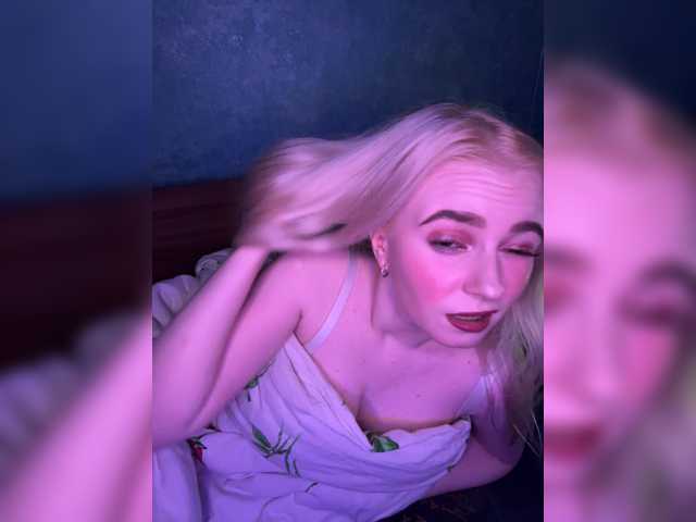 OlyMuse, live now on BongaCams