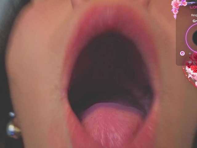 PatiSmith live cam on BongaCams