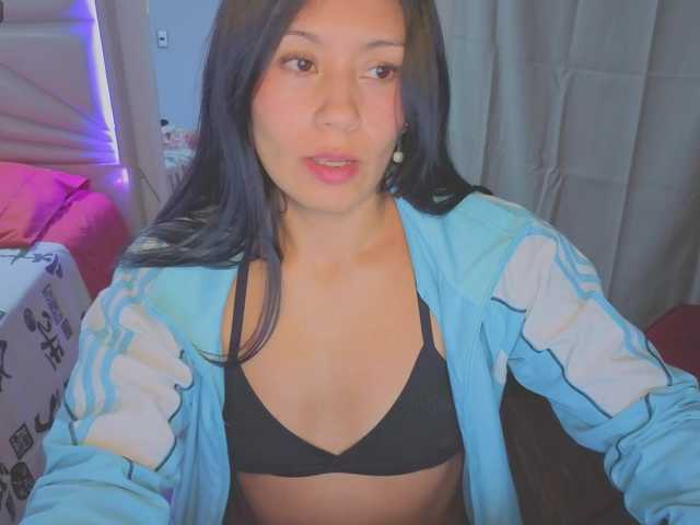 PatiSmith live cam on BongaCams