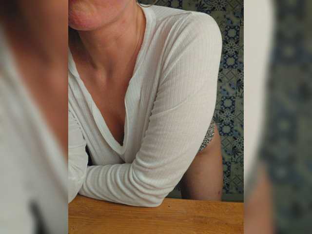 NotYourMuse1 live cam on BongaCams