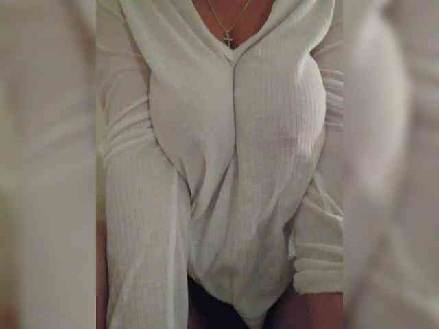NotYourMuse1 webcam