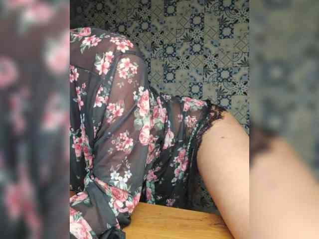 NotYourMuse1 webcam