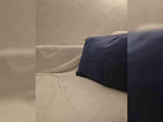 NotYourMuse1 webcam