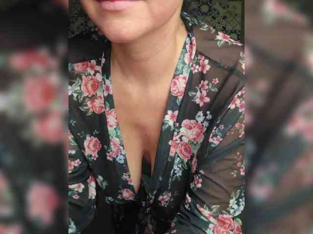 NotYourMuse1 webcam