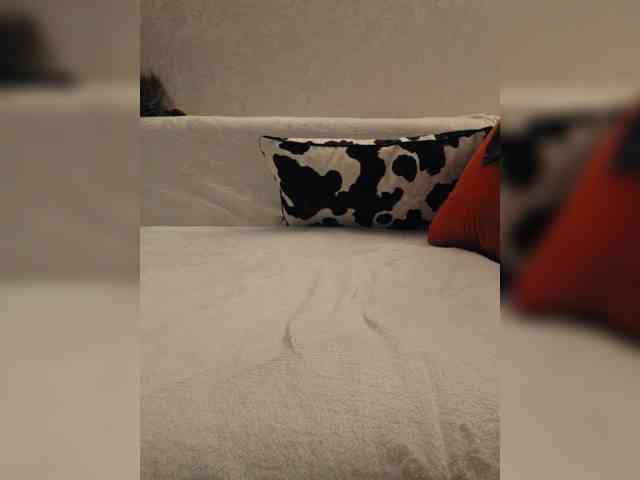 NotYourMuse1 webcam