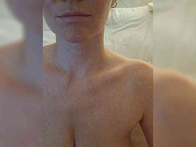 NotYourMuse1 webcam