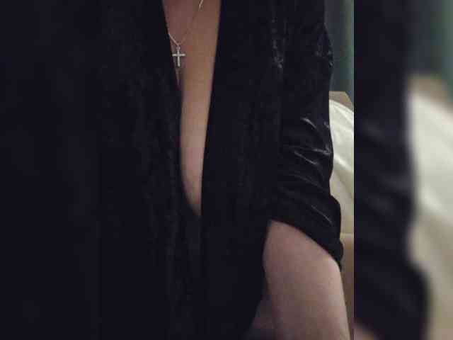 NotYourMuse1 webcam