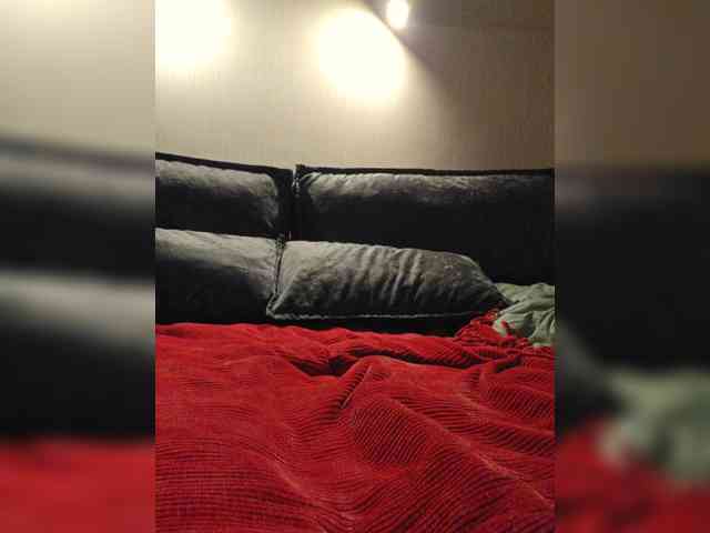 NotYourMuse1 webcam