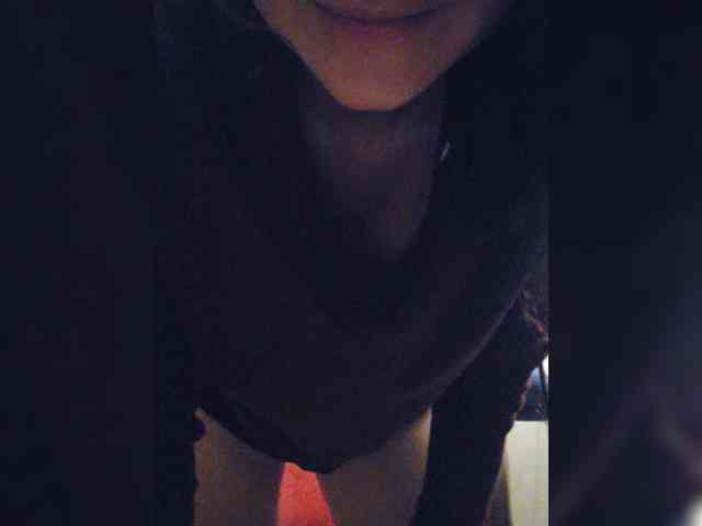 NotYourMuse1 webcam