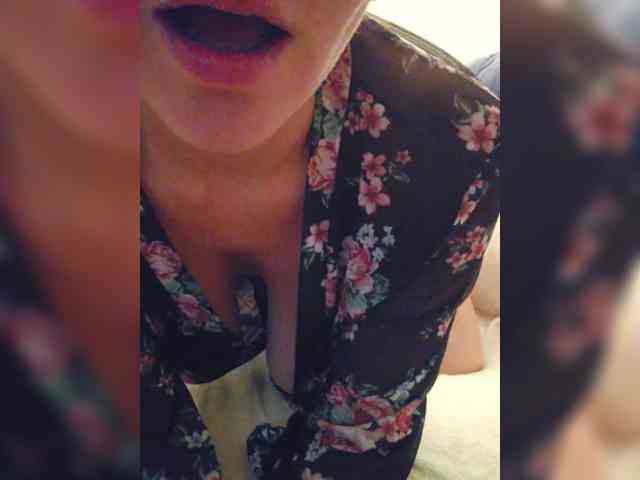 Modella: NotYourMuse1