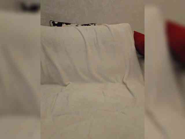 NotYourMuse1 webcam