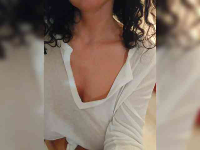 NotYourMuse1 webcam
