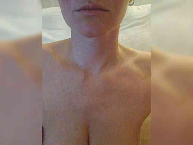 NotYourMuse1 webcam
