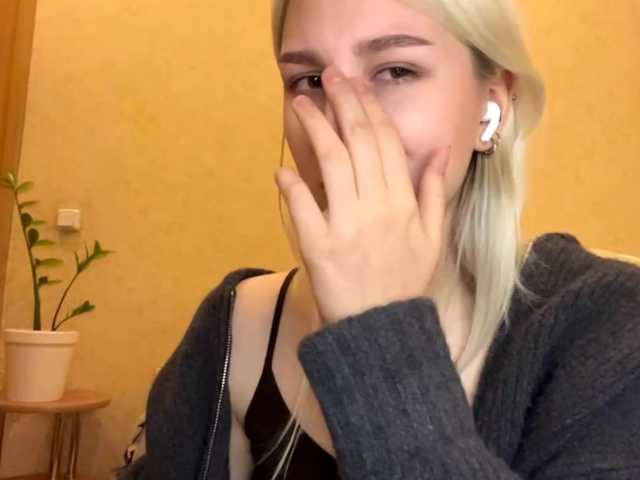 NorikoFalis live cam preview