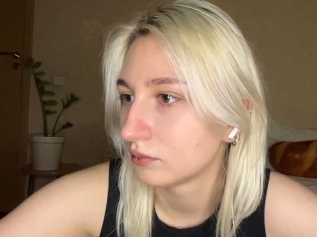 NorikoFalis live cam preview